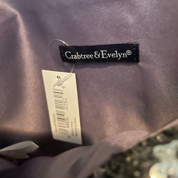 NWT Crabtree & Evelyn beaded silver sequin clutch - Picture 4 of 7